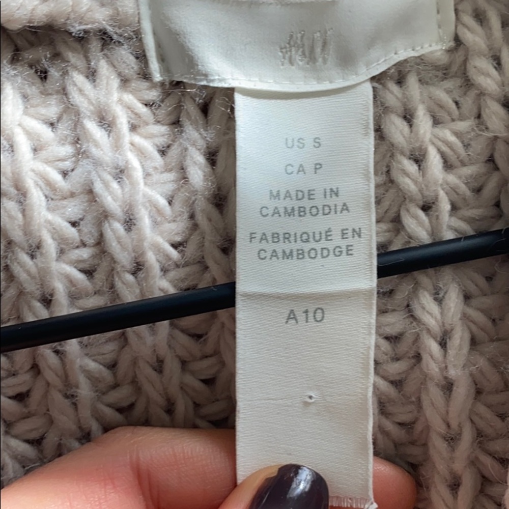 H&M chunky sweater/ color: cream - Picture 2 of 2
